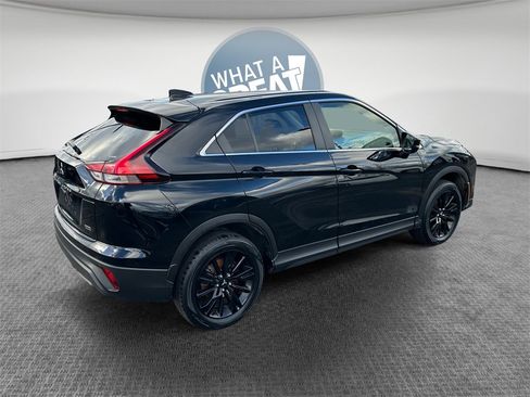 Used 2023 Mitsubishi Eclipse Cross LE image 3
