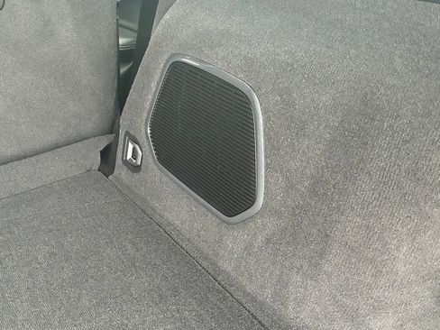 Used 2023 Jeep Grand Cherokee Overland image 16