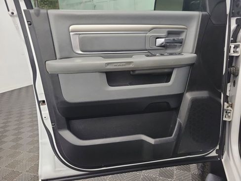 Used 2019 RAM 1500 Classic SLT image 19