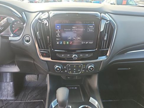 Used 2023 Chevrolet Traverse LT image 19