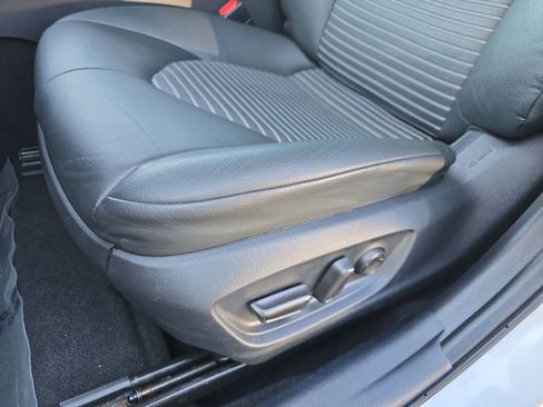 Used 2024 Toyota Camry SE image 35