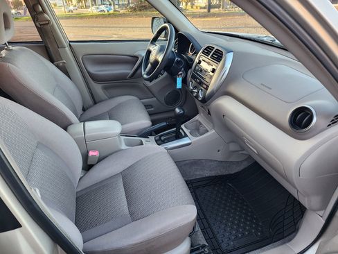 Used 2005 Toyota RAV4 2WD image 21