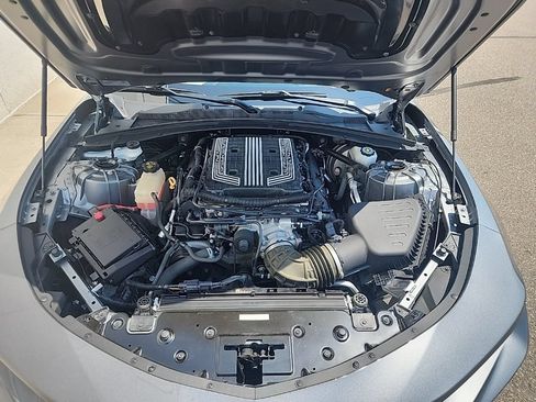 Used 2019 Chevrolet Camaro ZL1 RWD image 7