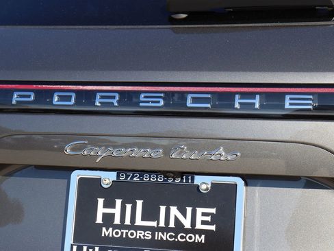 Used 2020 Porsche Cayenne Turbo image 10