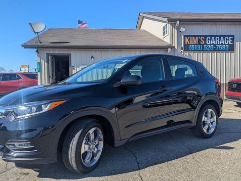 Used 2022 Honda HR-V LX image 9