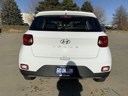 New 2026 Hyundai Venue SE image 4