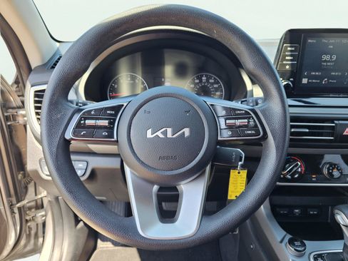 Used 2023 Kia Seltos LX AWD/4WD image 19
