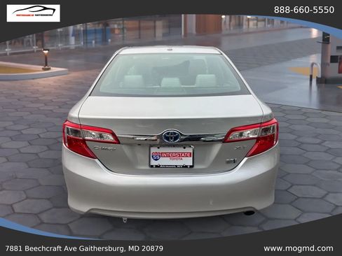 Used 2012 Toyota Camry XLE w/ Leather Pkg FWD image 2