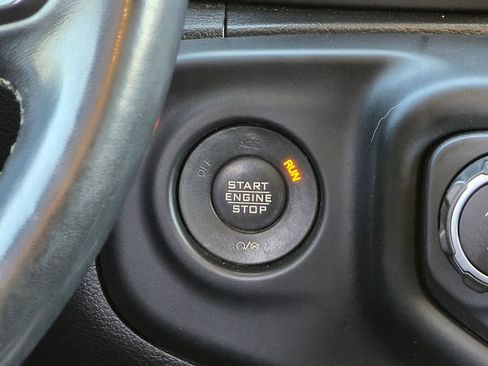 Used 2021 Jeep Gladiator Sport image 35