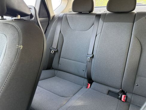 Used 2025 Kia K4 LXS image 41