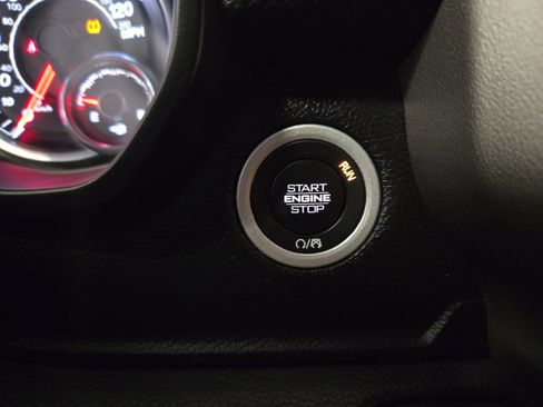 Used 2019 RAM 1500 Big Horn RWD image 17