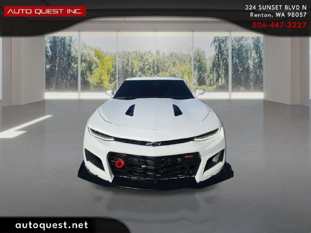 Used 2016 Chevrolet Camaro SS RWD image 2