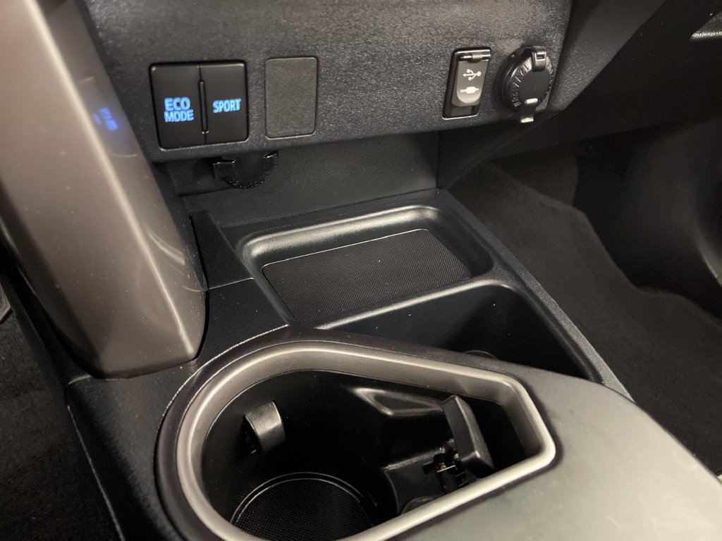 Certified 2018 Toyota RAV4 LE w/ Carpet Mat Package FWD image 30