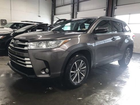 Used 2019 Toyota Highlander XLE image 9