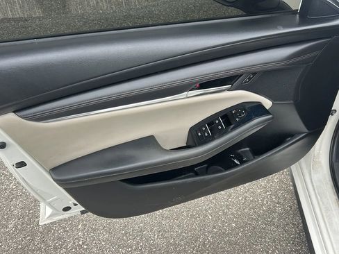 Used 2019 MAZDA MAZDA3 AWD Sedan w/ Select Package image 9