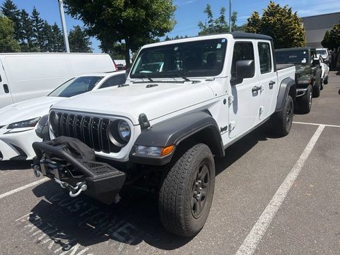 Used 2024 Jeep Gladiator Sport AWD/4WD image 3