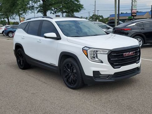 Used 2022 GMC Terrain SLE w/ Driver Convenience Package FWD image 2