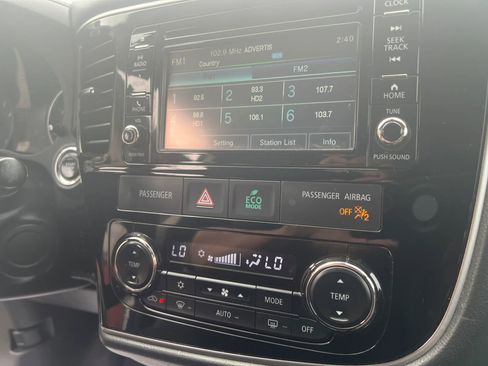 Used 2016 Mitsubishi Outlander SEL image 19