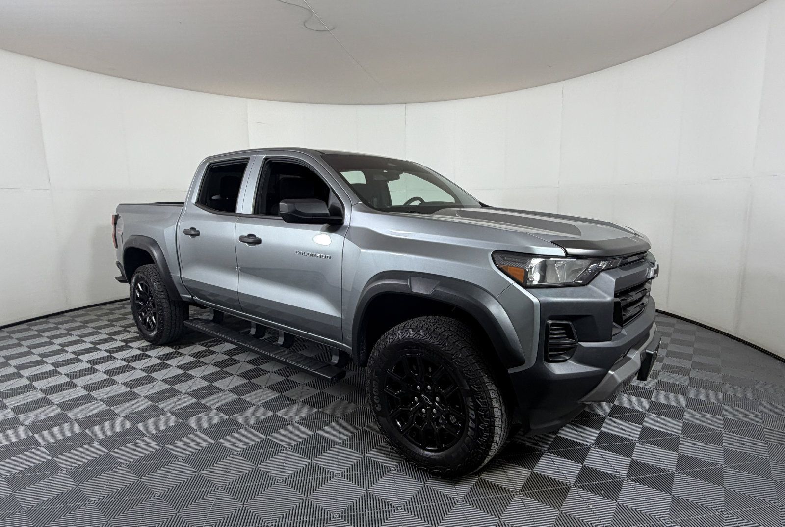 Used 2024 Chevrolet Colorado Trail Boss w/ Advanced Trailering Package AWD/4WD image 1