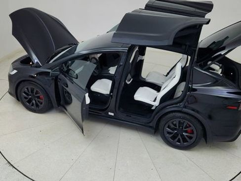 Used 2024 Tesla Model X Plaid image 91