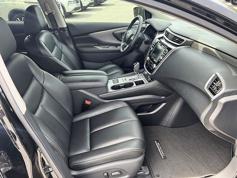 Certified 2024 Nissan Murano SV w/ SV Midnight Edition Package image 17