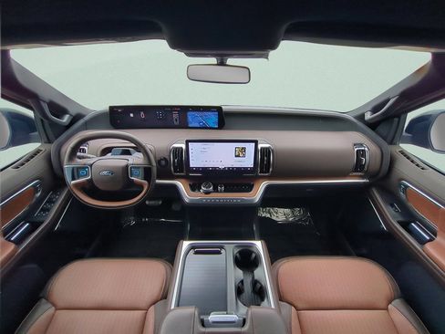 Used 2025 Ford Expedition King Ranch AWD/4WD image 11