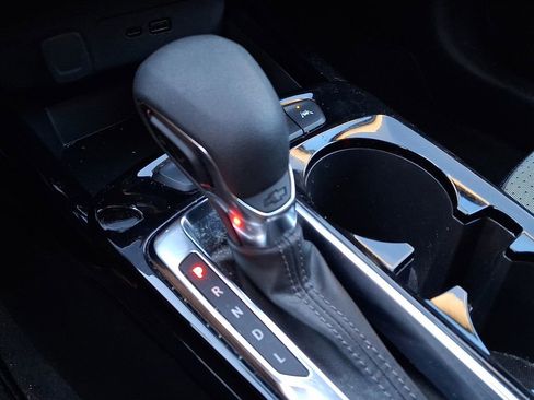 Used 2024 Chevrolet Trax LT image 13