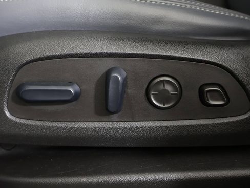 Used 2024 Buick Enclave Premium image 37