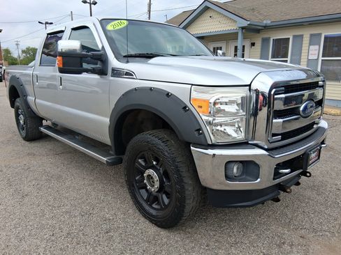 Used 2016 Ford F250 Lariat w/ Lariat Ultimate Package AWD/4WD image 2