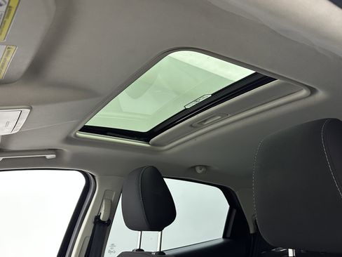 Used 2021 Ford EcoSport SE w/ SE Convenience Package image 6