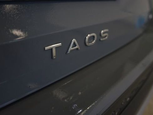 Used 2022 Volkswagen Taos SE image 12