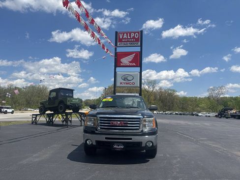 Used 2010 GMC Sierra 1500 SLT w/ All-Terrain Package AWD/4WD image 2