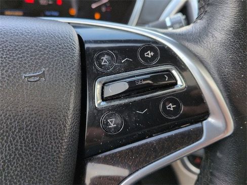 Used 2013 Cadillac SRX Luxury image 21
