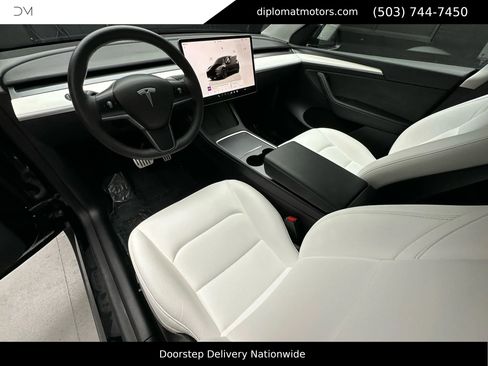 Used 2022 Tesla Model Y Performance image 17