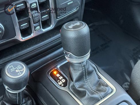 Used 2025 Jeep Wrangler Unlimited Sahara AWD/4WD image 22