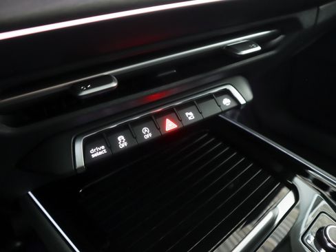 New 2026 Audi Q3 quattro 2.0T AWD/4WD image 21