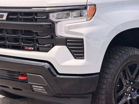 Used 2023 Chevrolet Silverado 1500 LT Trail Boss AWD/4WD image 9
