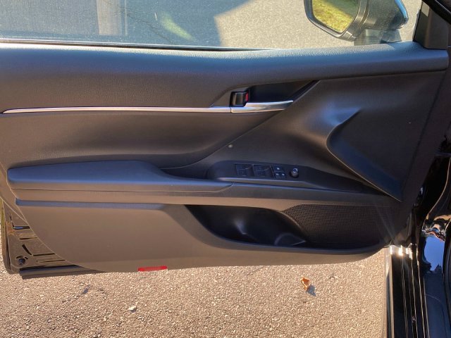 Used 2023 Toyota Camry SE FWD image 12