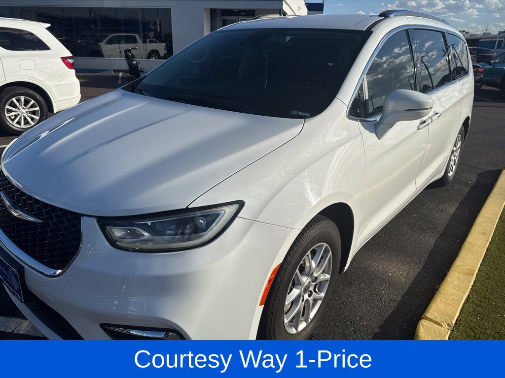 Used 2021 Chrysler Pacifica Touring-L FWD image 9