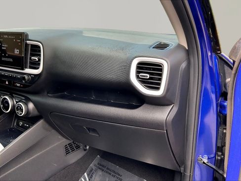 Used 2024 Hyundai Venue Limited FWD image 26