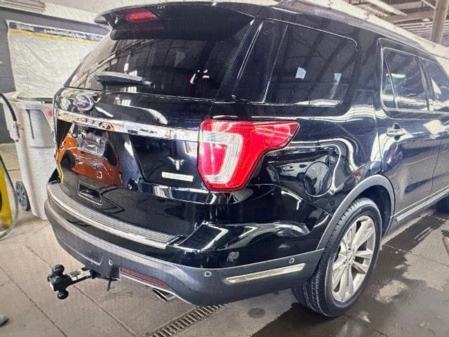 Used 2018 Ford Explorer Limited w/ Equipment Group 301A FWD image 5
