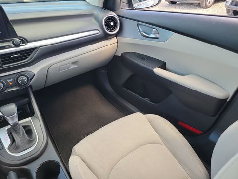 Used 2022 Kia Forte LXS w/ LXS Technology Package image 16