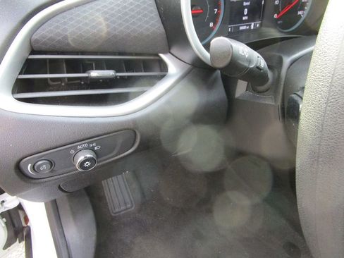Used 2024 Chevrolet Malibu LS FWD image 18