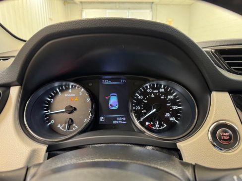 Used 2017 Nissan Rogue Sport SL AWD/4WD image 34