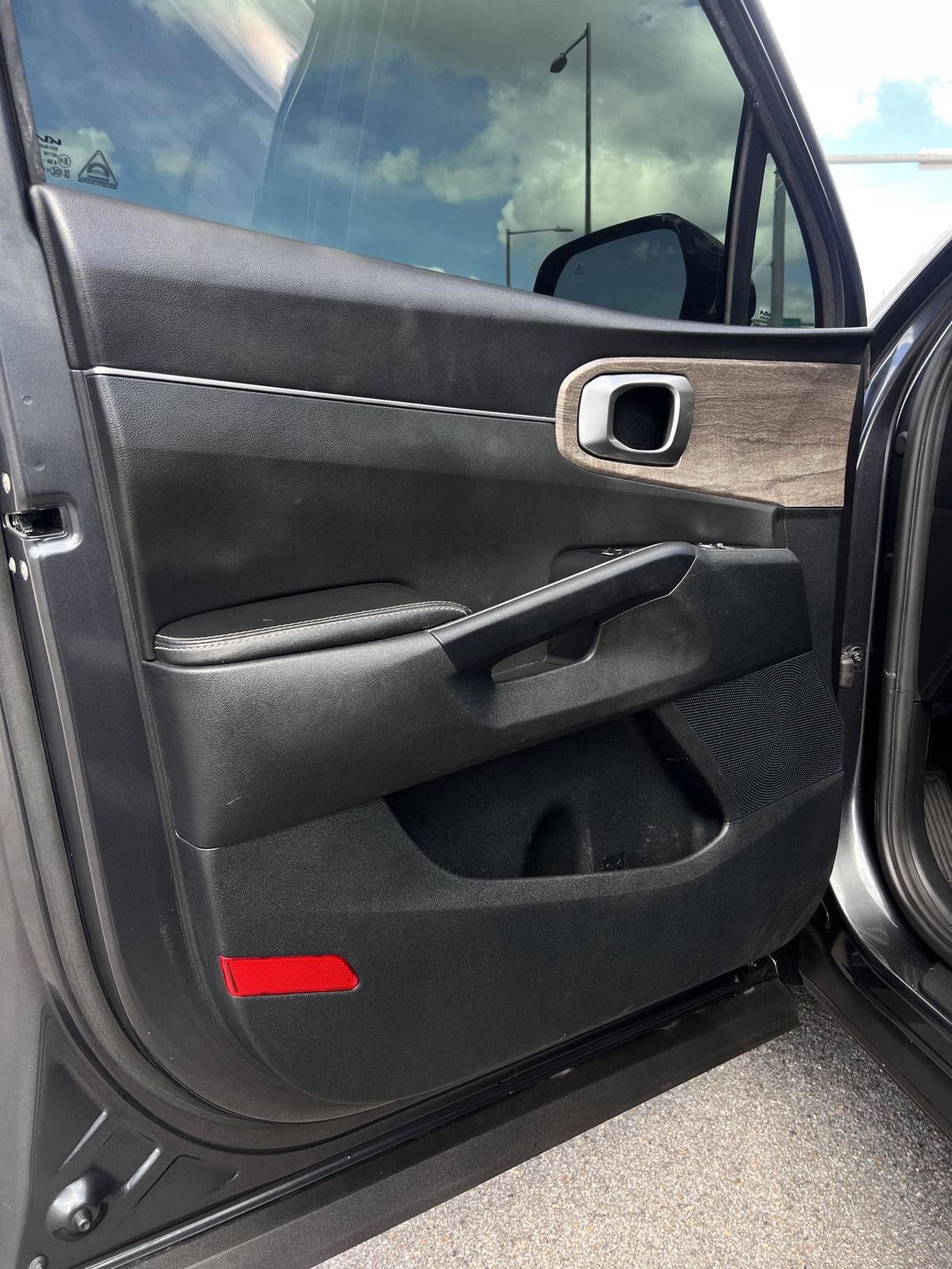 Used 2022 Kia Sorento EX w/ Panoramic Sunroof Package FWD image 16