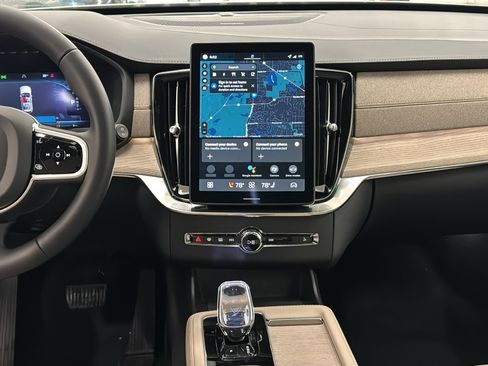 New 2026 Volvo XC90 T8 Plus w/ Protection Package Premier image 11