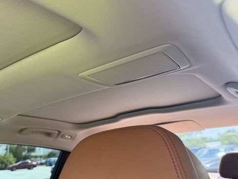 Used 2017 BMW 750i image 39