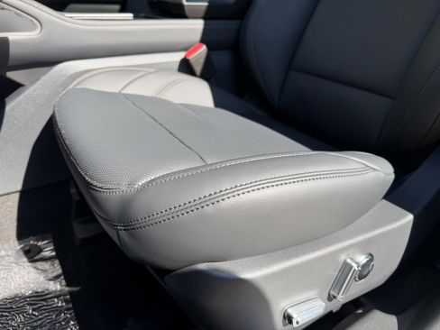 New 2026 Lincoln Nautilus Premier w/ Equipment Group 102A AWD/4WD image 18