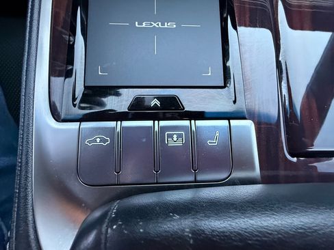Used 2018 Lexus LS 500 w/ Interior Upgrade Package image 24