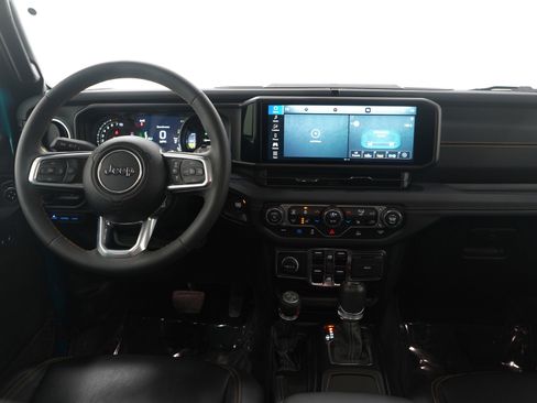 Used 2024 Jeep Wrangler Unlimited Sahara AWD/4WD image 15